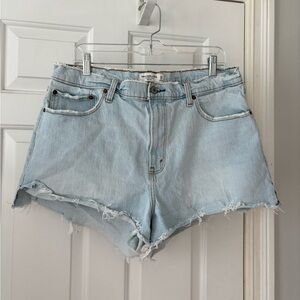 Abercrombie high rise mom Shorts